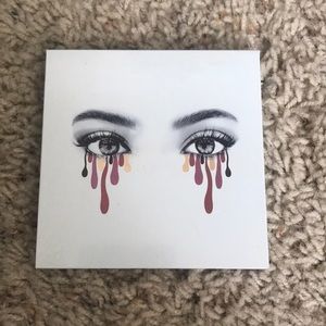 Kylie Jenner Burgundy Palette